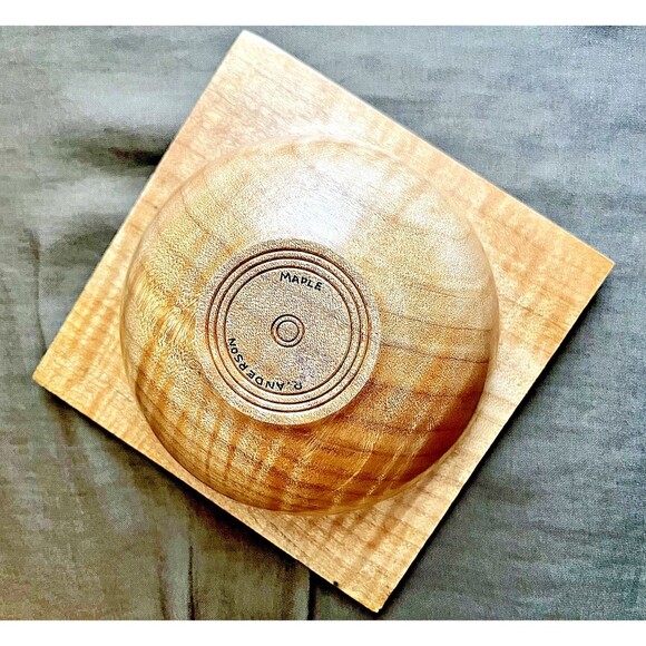 R ANDERSON MAPLE UNIQUE SQUARE BALL WITH SIGNATURE - Picture 4 of 5